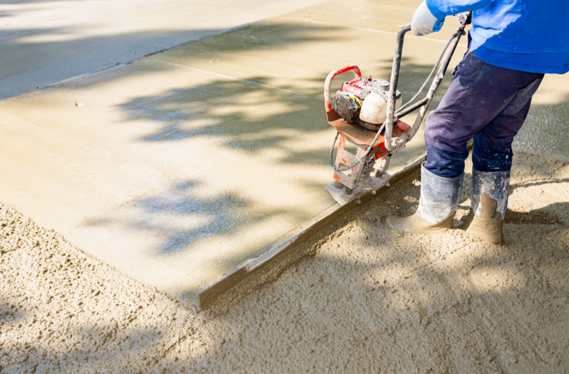 Concrete Screeding and Placing Equipment